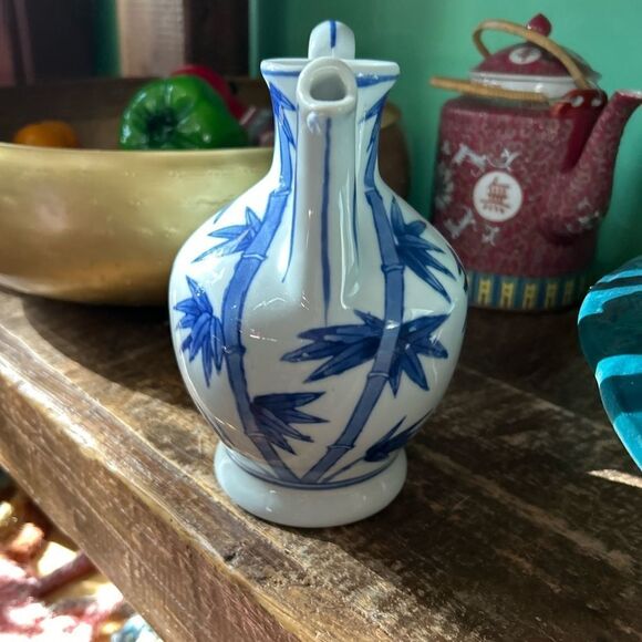 Vintage Chinese Hand Painted Porcelain Tea Pot/ Pitcher 5” - Picture 3 of 10